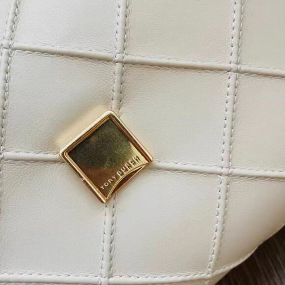 95% New TORY BURCH Fleming Shoulder Bag - Picture 6 of 8